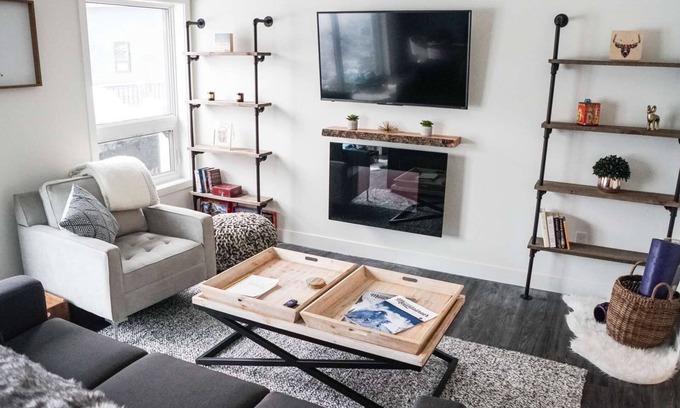 Revelstoke Condominio | The Revy Den: nuevo condominio con bañera de hidromasaje cerca de la estación de esquí