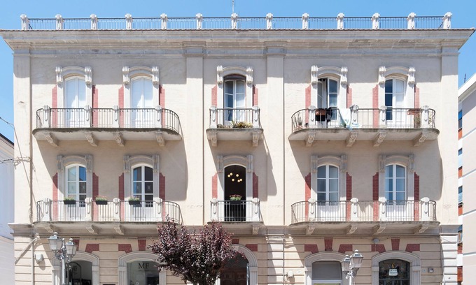 Vasto Cama Y Desayuno | Reverse Art Hotel