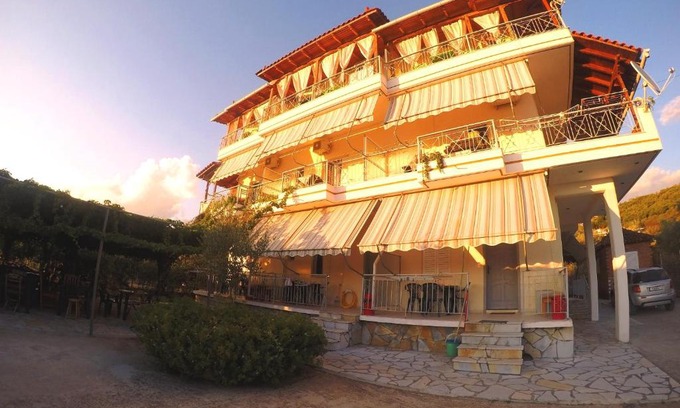Himare Apartamento | Rexhos Studios