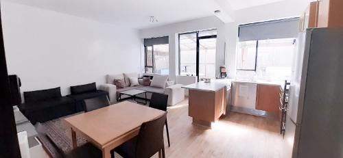 Downtown Apartamento | Reykjavik Antique Rentals