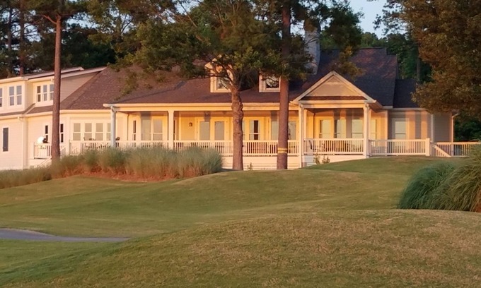 Reynolds Landing Casa | Reynolds Lake Oconee Designer Home - ¡Vistas increíbles al lago y acceso al campo de golf!