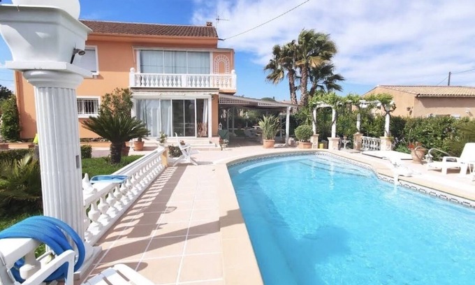 Le Muy Apartamento | Rez de Villa de Charme Pour 5 Personnes Proche Commerces et Plages à 15 Minutes