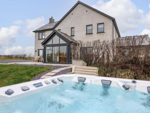 Bontnewydd Casa | Rhandir Hen