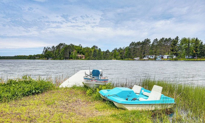 Rhinelander Casa | Rhinelander Vacation Rental w/ Yard on Venus Lake!
