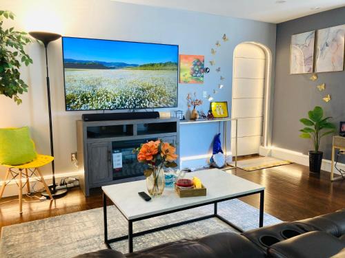 Cranston Apartamento | RI Full House - Gym, Entertain & More