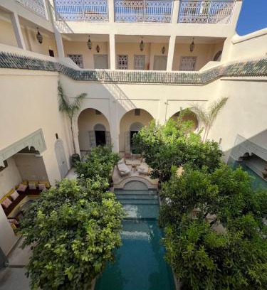 Bab Taghzout Casa | Riad Emberiza Sahari