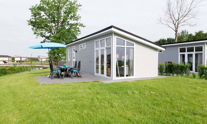 Berkhout Chalet De Esquí | ✓ Rialto at Park Westerkogge ✓ Holiday home for 5 people ✓ Located in Berkhout (North Holland) ✓ Waterfront holiday resort ✓ Book directly at the resort