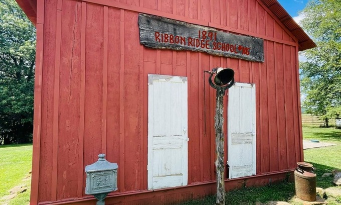 Huntsville Cabaña | Ribbon Ridge Schoolhouse