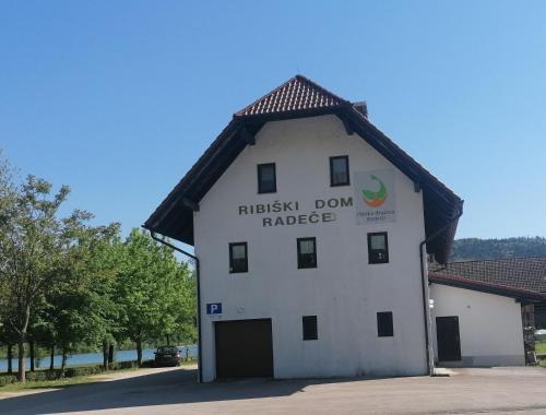 Radece Casa | Ribiški dom Radeče