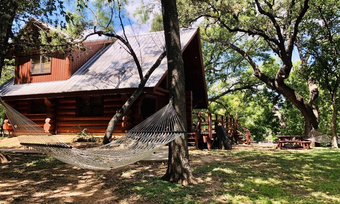 Marble Falls Cabina | 1 cama / 1 baño Log Cabin con excelentes vistas frente al mar y comodidades del resort