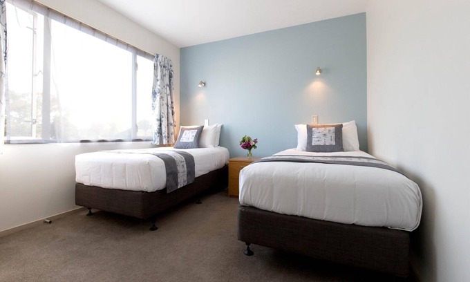 Riccarton Hotel | Riccarton Motor Lodge