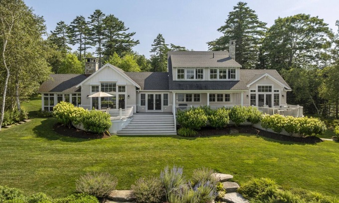 East Boothbay Casa | Rice Point Waterfront Luxury by Rocky Coast Rentals