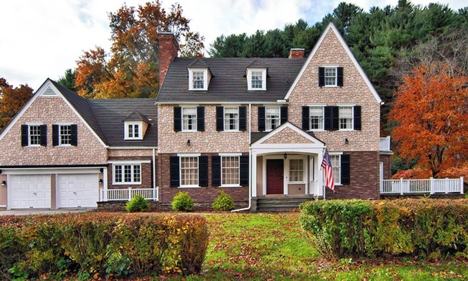Emporium Casa | Rich Valley Estate 8 bdrm 12 bds 7 fireplaces 8 bath+Swim hole,Hunting & fishing