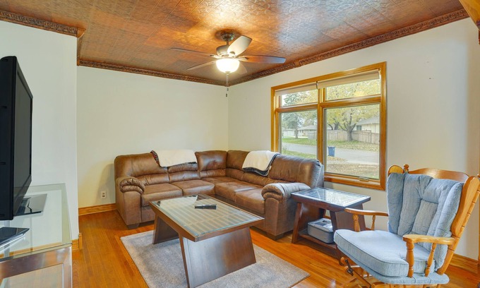 Richfield Casa | Richfield Home ~ 10 Mi to Central Minneapolis!