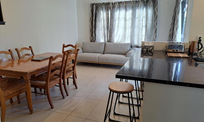 Richmond Casa | Richmond Central 3bdrm House sleeps 7