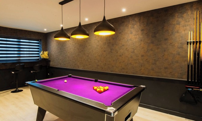 Herne Bay Cabaña | Richmond Cottage - Brand New 4BR. Holiday Home with Pool Table and Free Parking!