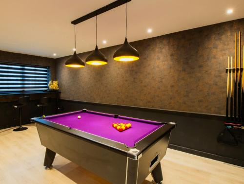 Herne Bay Casa | Richmond Cottage - Brand New 4BR Holiday Home, just 3 minutes from the beach with Pool Table and Free Parking