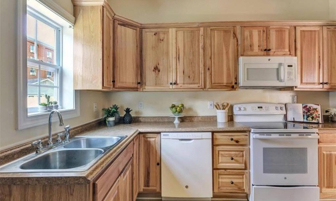 Mosby Casa | Richmond Oasis