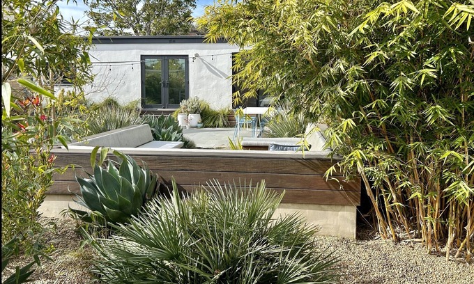 North and East Casa | Richmond Springs East Bay gem w/ hot tub and lush private backyard