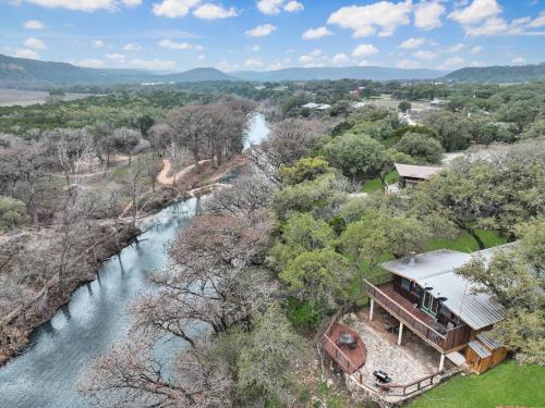 Canyon Lake Casa | Rick's River Haus