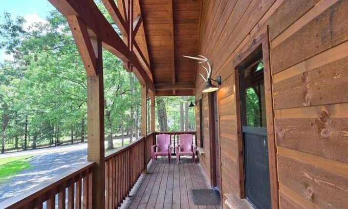 Board Camp Cabina | Ride your ATV 3 miles to WPG, Cozy Cabin, Slps 5