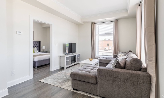 Smiths Falls Apartamento | Rideau 2Br Signature Apartments. Free Parking