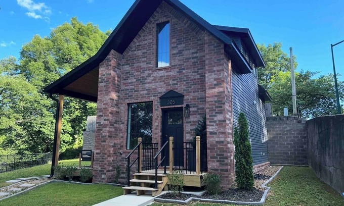 Siloam Springs Casa | Ridge House w/Park & River View