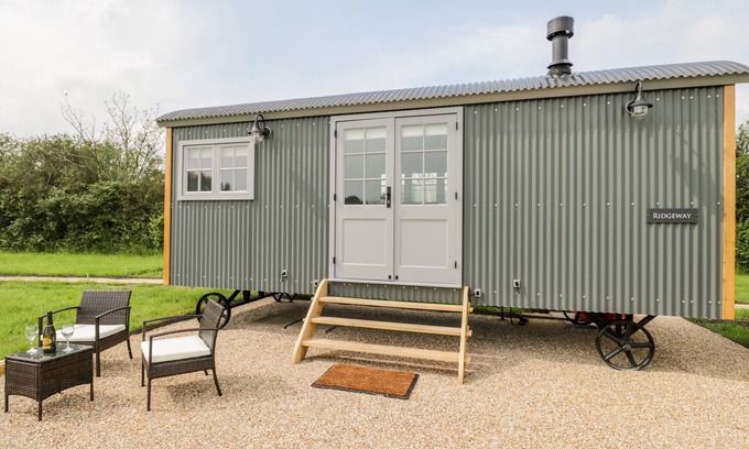 Uffington Cabaña | RIDGEWAY, pet friendly, with open fire in Uffington
