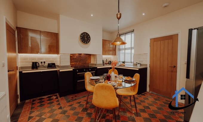 Doncaster Casa | Rigg House - 2 bedroom 2 bathrooms sleeps 6