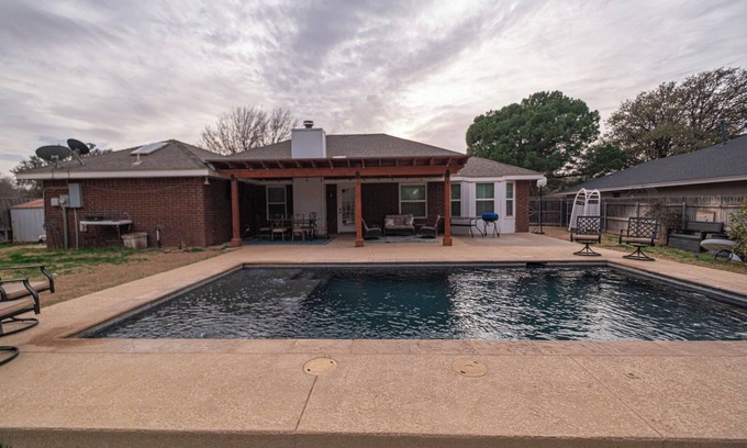 Midland Casa | Right At Home-Midland's Most Marvelous with Pool