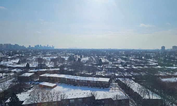Newtonbrook Condominio | Right in the middle of Thornhill, Vaughan and North York. Bathurst & Steeles