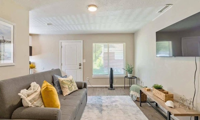 South Salt Lake Casa | Right off i15, Nibley Golf Course, Fits Park