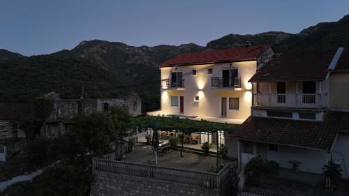 Rijeka Crnojevica Apartamento | Riječki grad Apartments