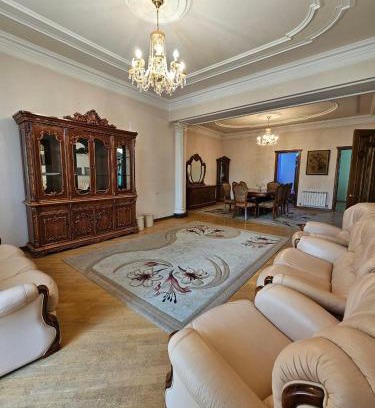 Gyumri Apartamento | Rijkov St Apartment