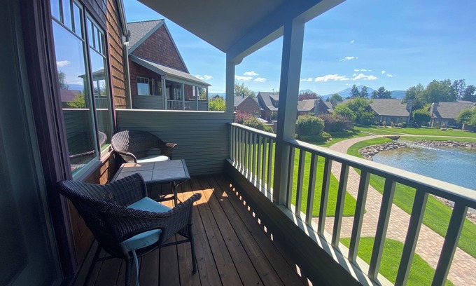 Sisters Condominio | Riley`s Mt View Condo near downtown Sisters, community pool & spa