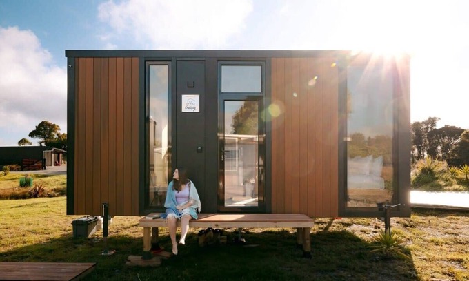 Hokitika Casa | Rimu View 2 by Tiny Away