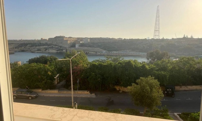 Kalkara Apartamento | Rinella Beach House: Charming Coastal Retreat in Kalkara