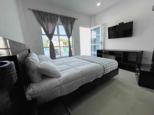 Leticia Casa | Rio-ApartaHotel-Lagos
