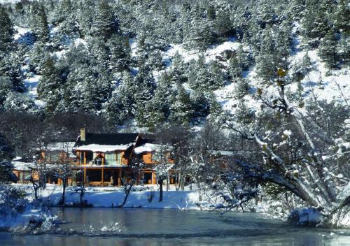Lanin National Park Hotel | Rio Hermoso Hotel De Montaña