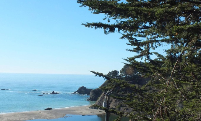 Albion Casa | Rio Luna - Where the Majestic Navarro River Meets the Rugged Pacific Ocean