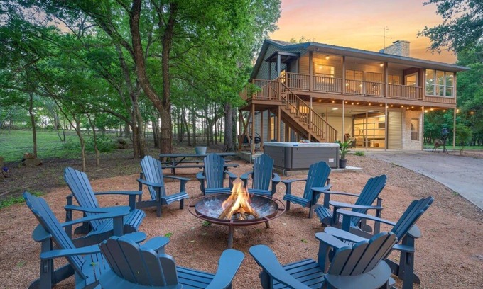 Stonewall Casa | Rio Ranchito, Hot tub, River front, Fire Pit!