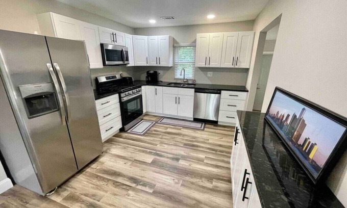 Commerce Township Casa | Rio Vista 3 bed/2 bath Ranch!