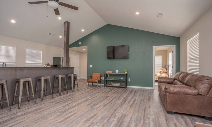 Dallas County Casa | Ripple: Cozy Cabin, Big Adventure Near Bennett Spring and the Niangua River