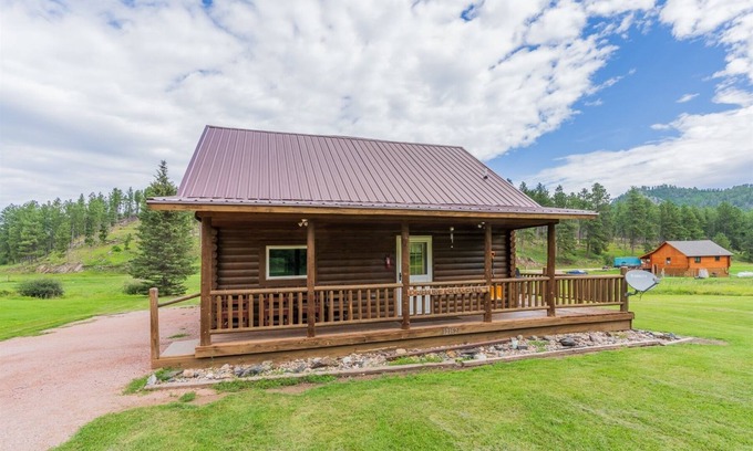 Hill City Cabina | Ripplin Creek Haven | 3 Bed, 2 Bath