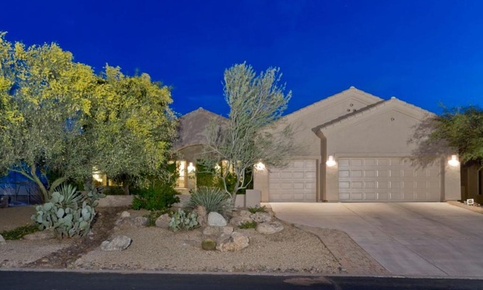 Carefree Casa | Rise and Shine 3 BR by Casago