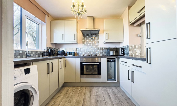 Basildon Casa | Rise Park Cozy House - Basildon