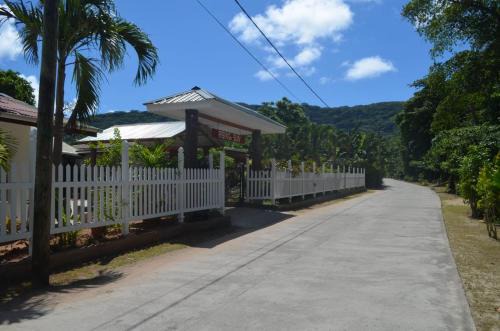 La Digue Casa | Rising Sun Guesthouse