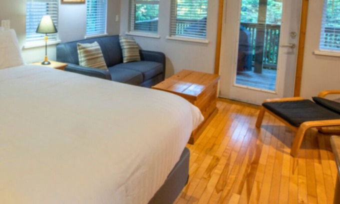 Ucluelet Cabina | Rising Tide Cabin near Little Beach