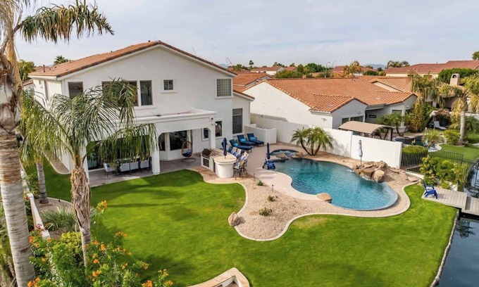 Chandler Casa | Heated Pool and Spa at no charge, 5 Bedrooms, 3 Bathrooms, Gourmet kitchen