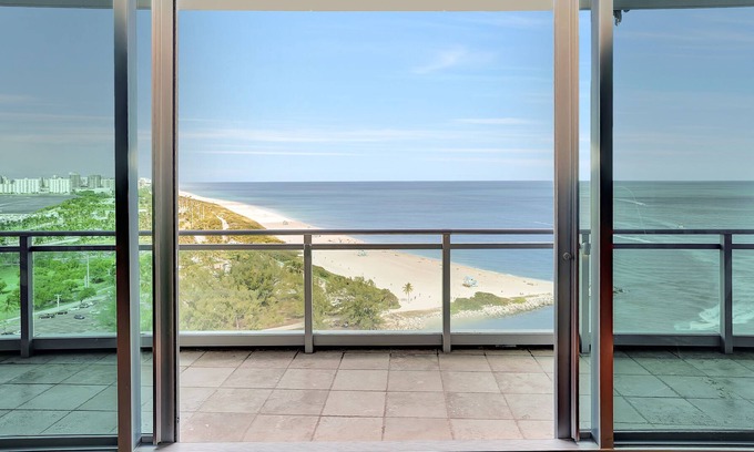 Bal Harbour Apartamento | Cama 2-KING SUITE FRENTE AL MAR Puerto Ritz Bal